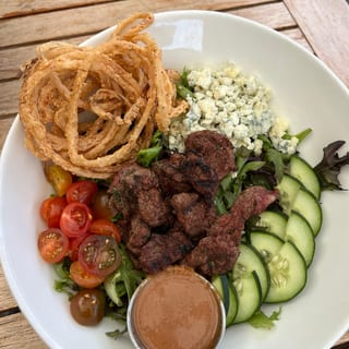 Black and Blue Steak Salad
